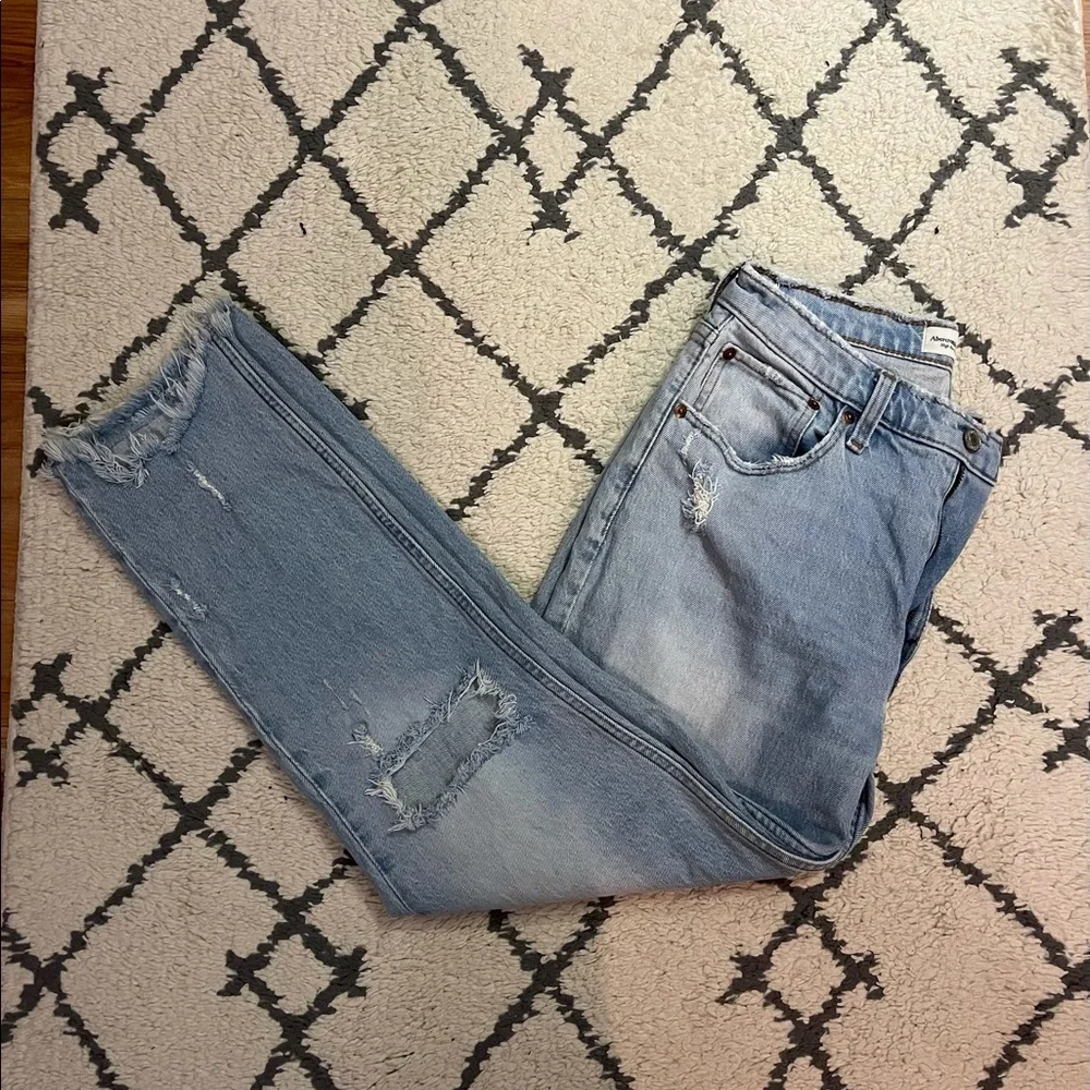 High Rise Mom Jeans - Picture 4 of 9